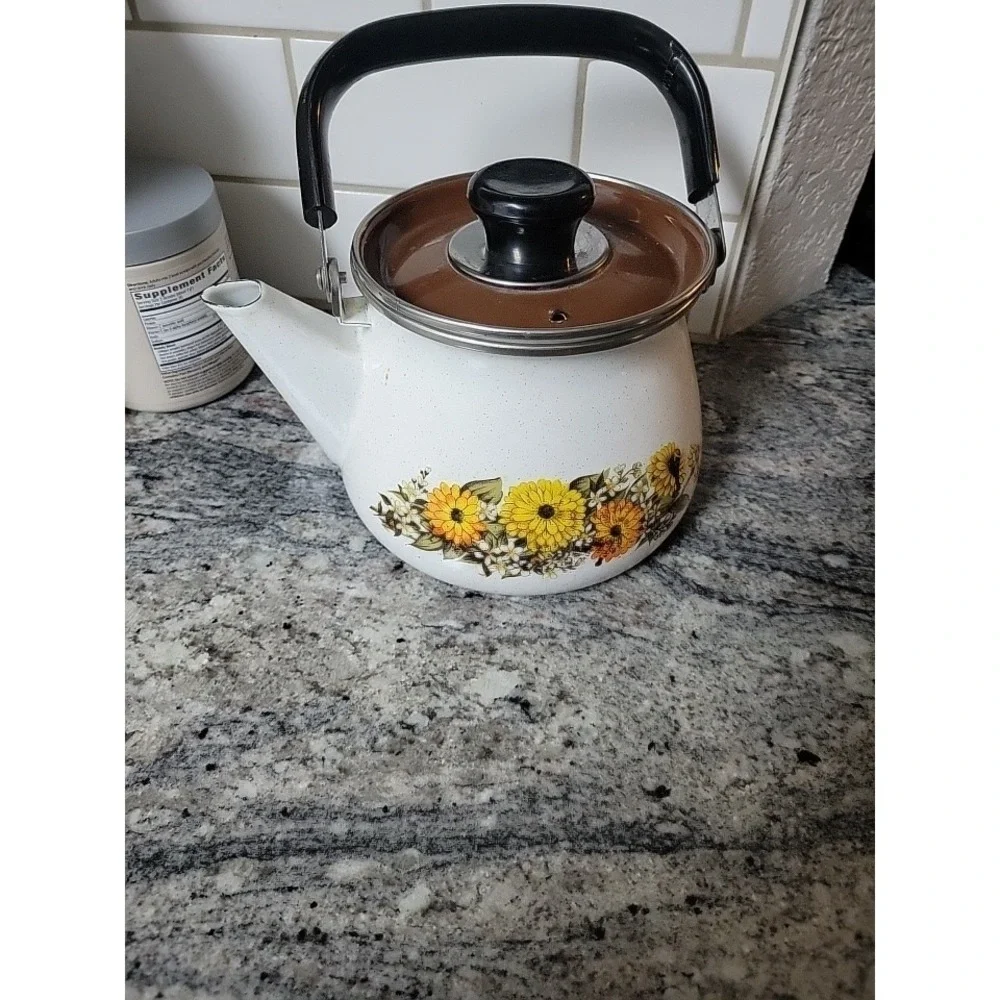 Vintage Ekco Country Garden Kettle Porcelain Clad - Picture 5 of 6